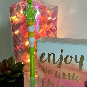 Pencil beads and pens beads